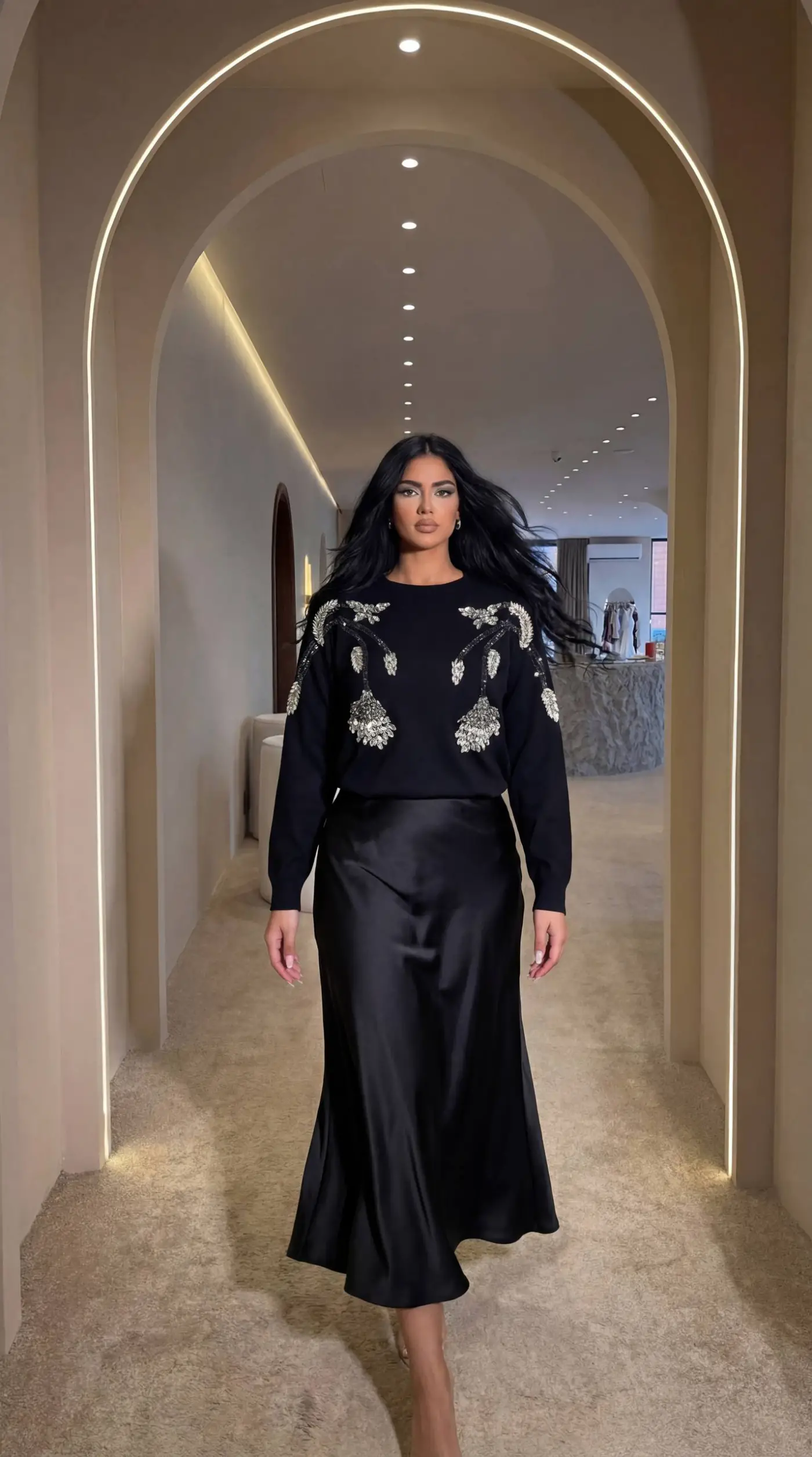 Siyah Taş İşlemeli Triko Bluz