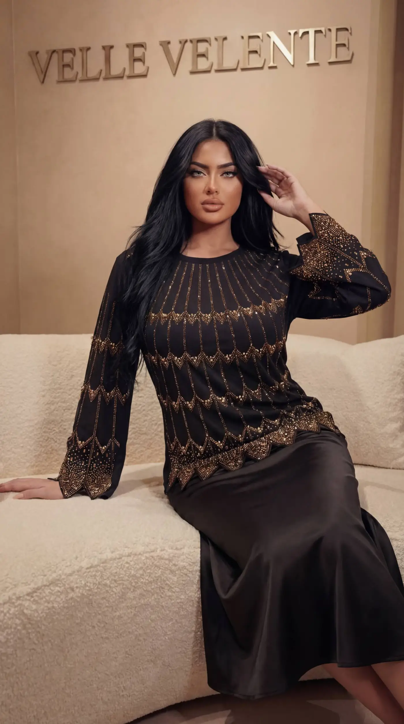 Zikzak Detaylı Gold Taş İşlemeli Viskon Kumaş Bluz