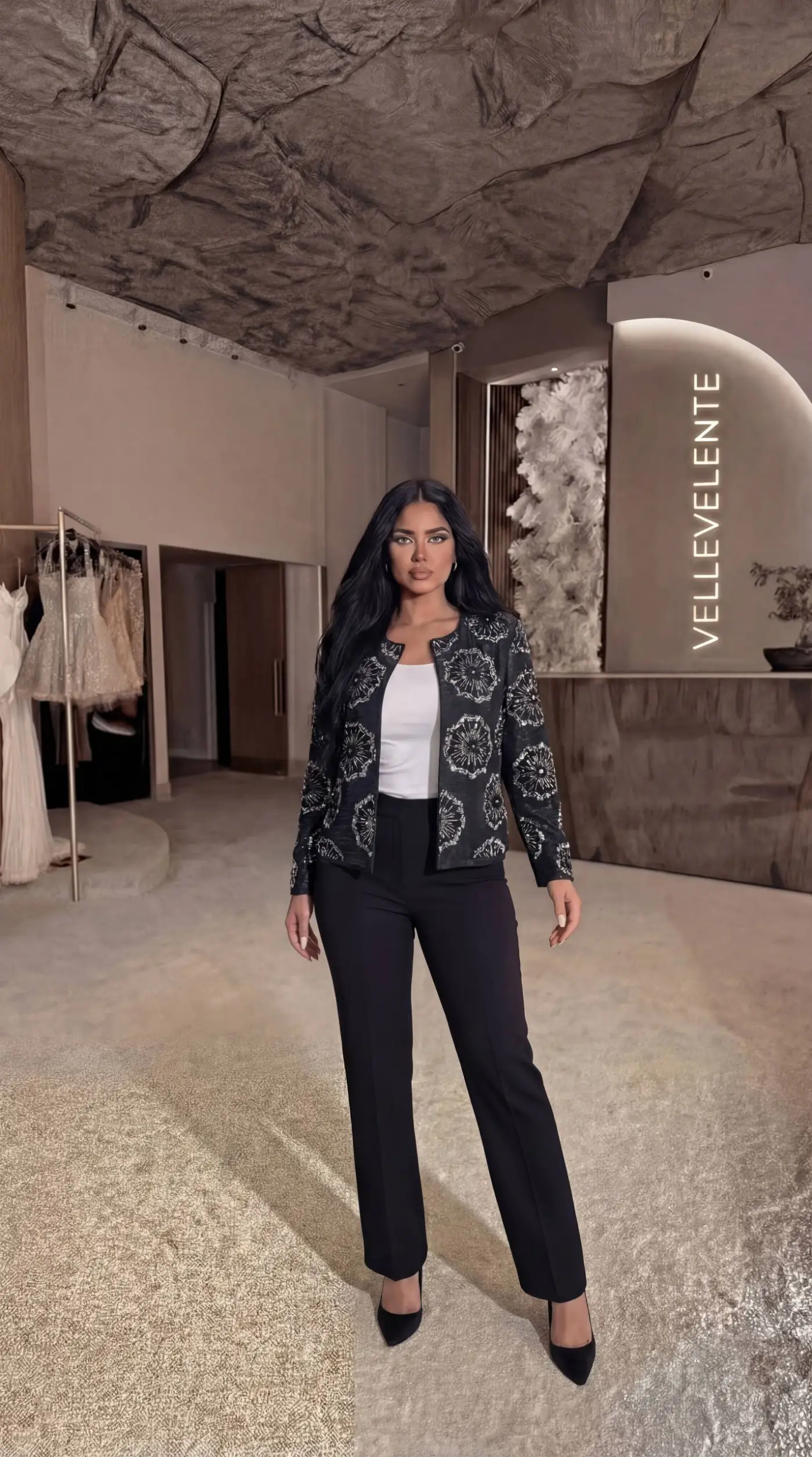 Siyah 3D Çiçek Detaylı Simli Ceket