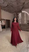 Damla Taş Detaylı Kırmızı Krep Kumaş Bluz Etek İkili Takım