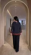 Gül Desenli Krep Kumaş Siyah Bluz Pantalon İkili Takım
