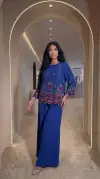 Gül Desenli Krep Kumaş Mavi Bluz Pantalon İkili Takım