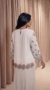 Gül Desenli Krep Kumaş Krem Bluz Etek İkili Takım
