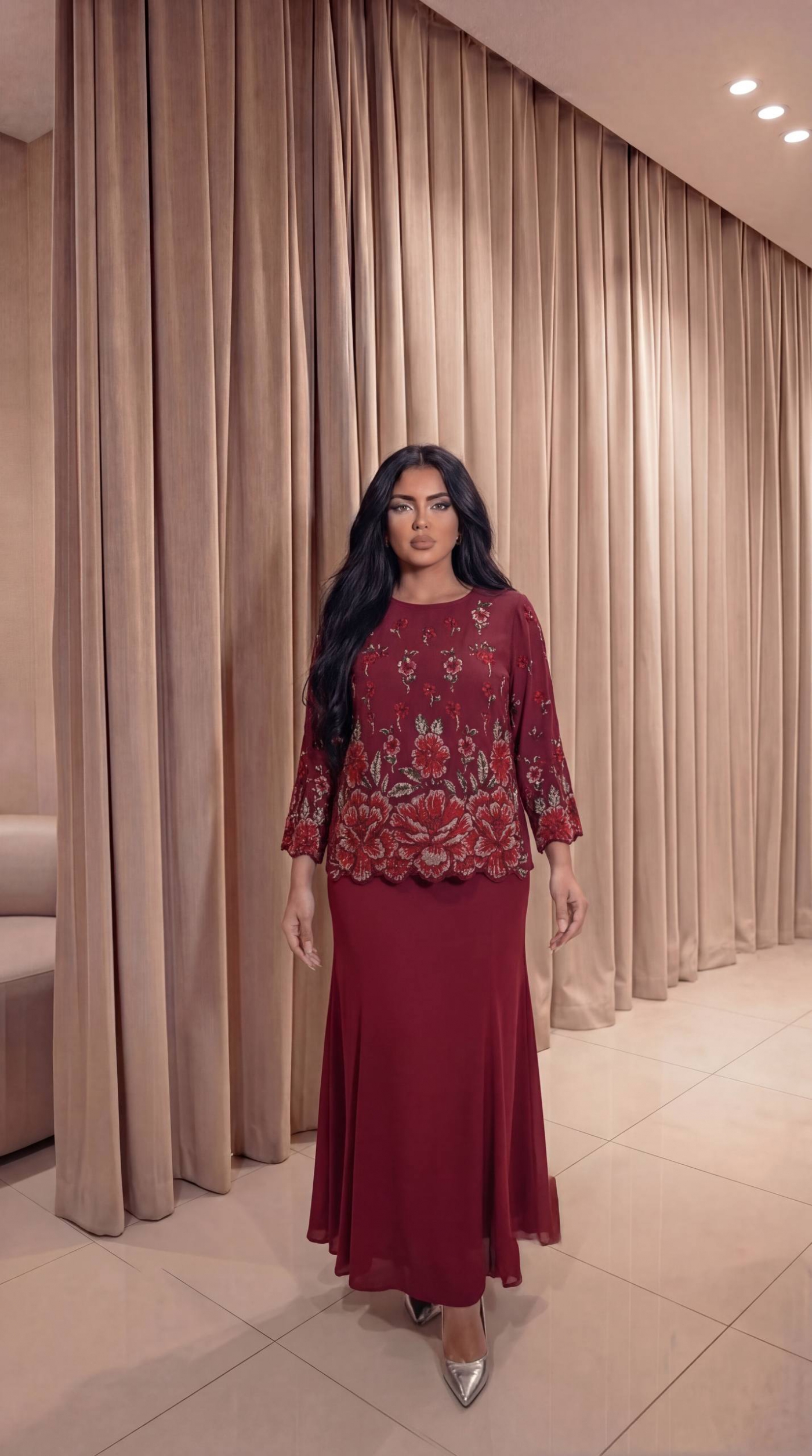 Gül Desenli Krep Kumaş Kırmızı Bluz Etek İkili Takım