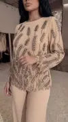 Damla Taş Detaylı Başak Desenli Krem Bluz Pantalon İkili Takım