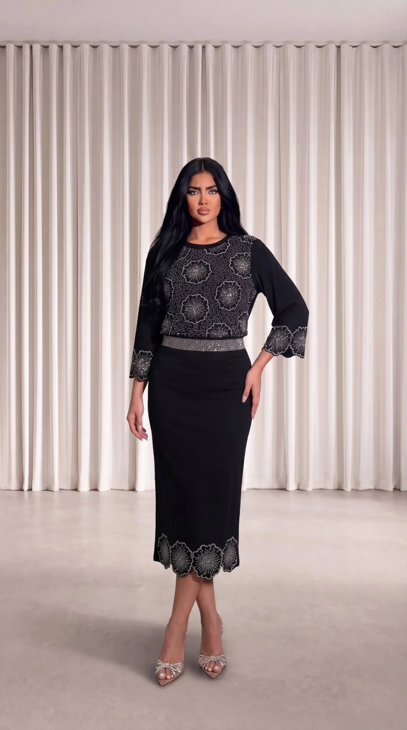 Yoğun Silver Taş Detaylı Çiçek Desen Viskon Kumaş Bluz